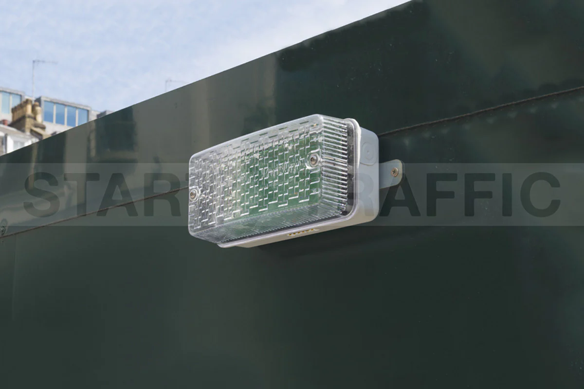 Battery Powered Hoarding Light Multiple Mounting Types - Image 8