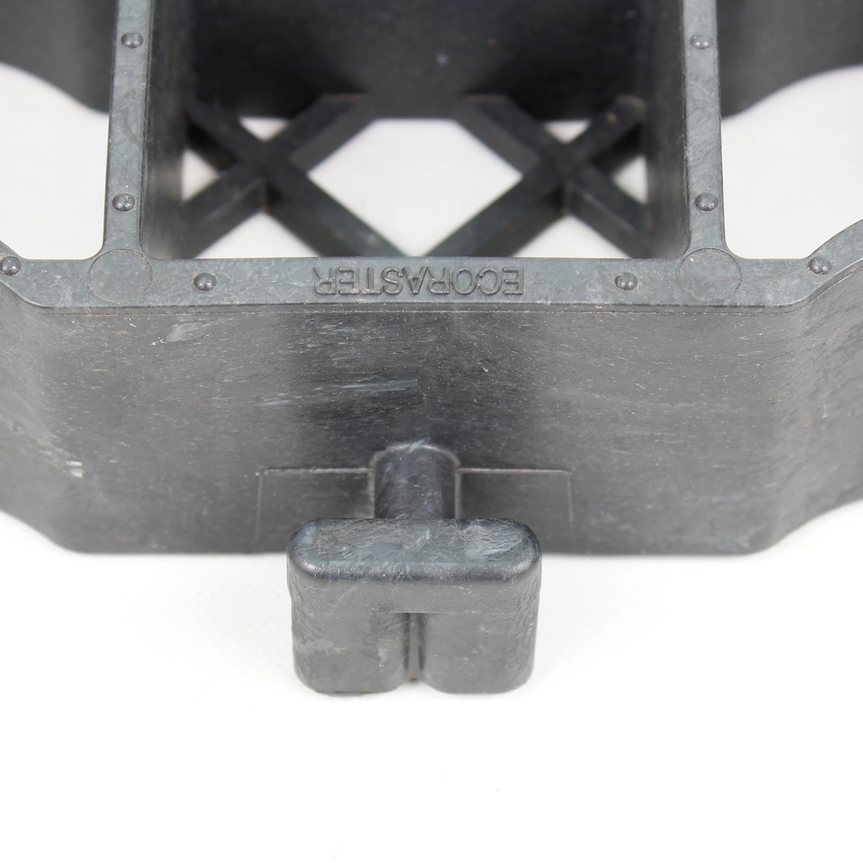 EcoGrid E50 Heavy Duty Ground Reinforcement Grid System - 330mm x 330mm x 50mm (7mmm Wall Thickness) - Image 8