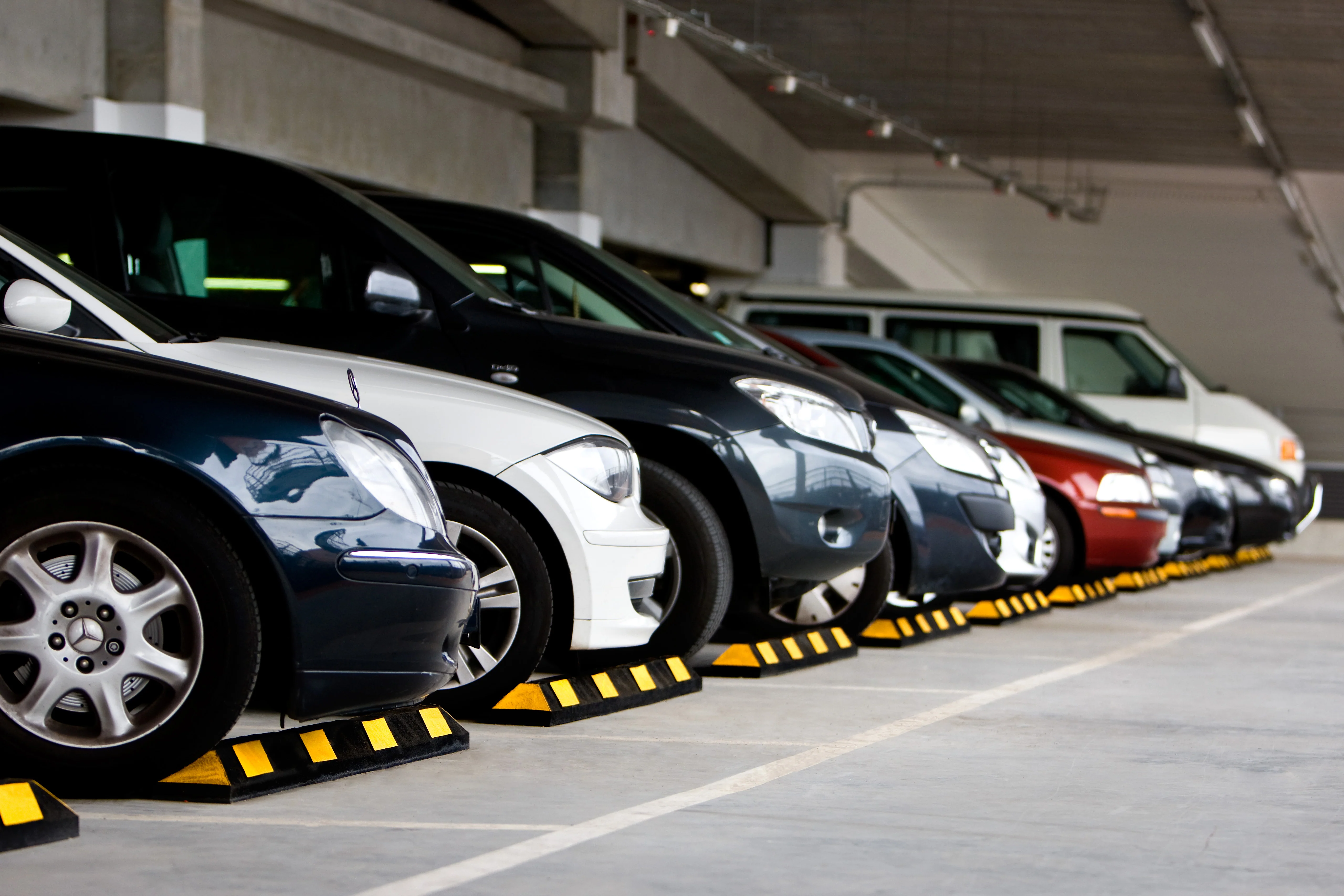 Park-it 1800mm Rubber Wheel Block / Stop With Fixings - Image 12