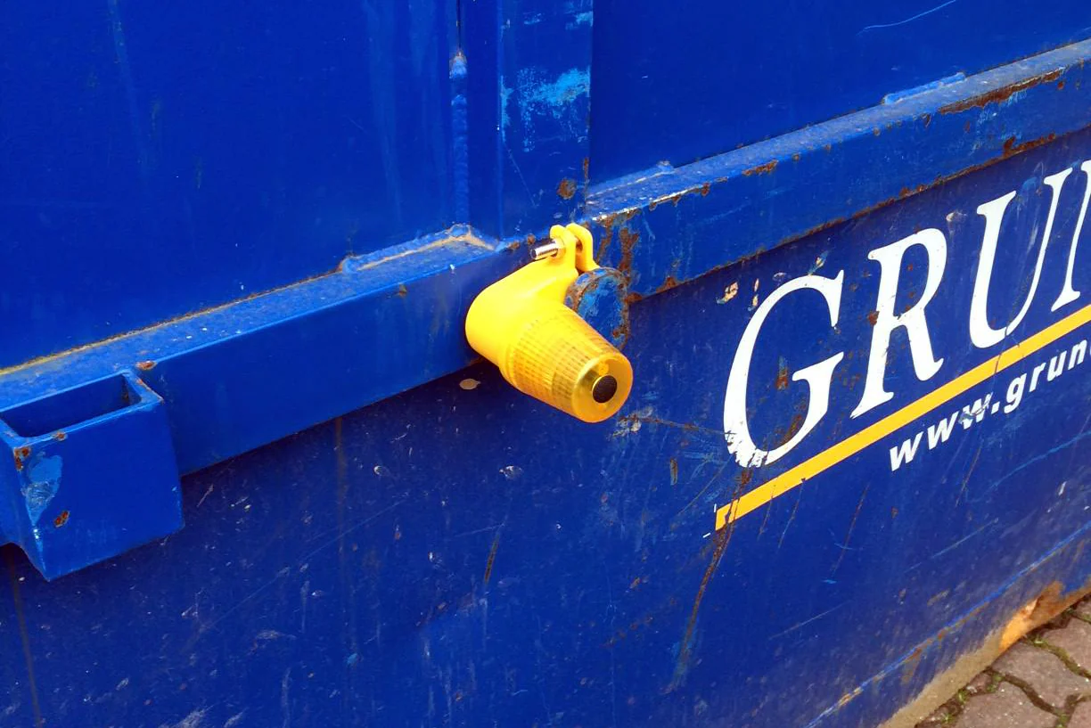 LED Skip Light Battery Powered - Image 3