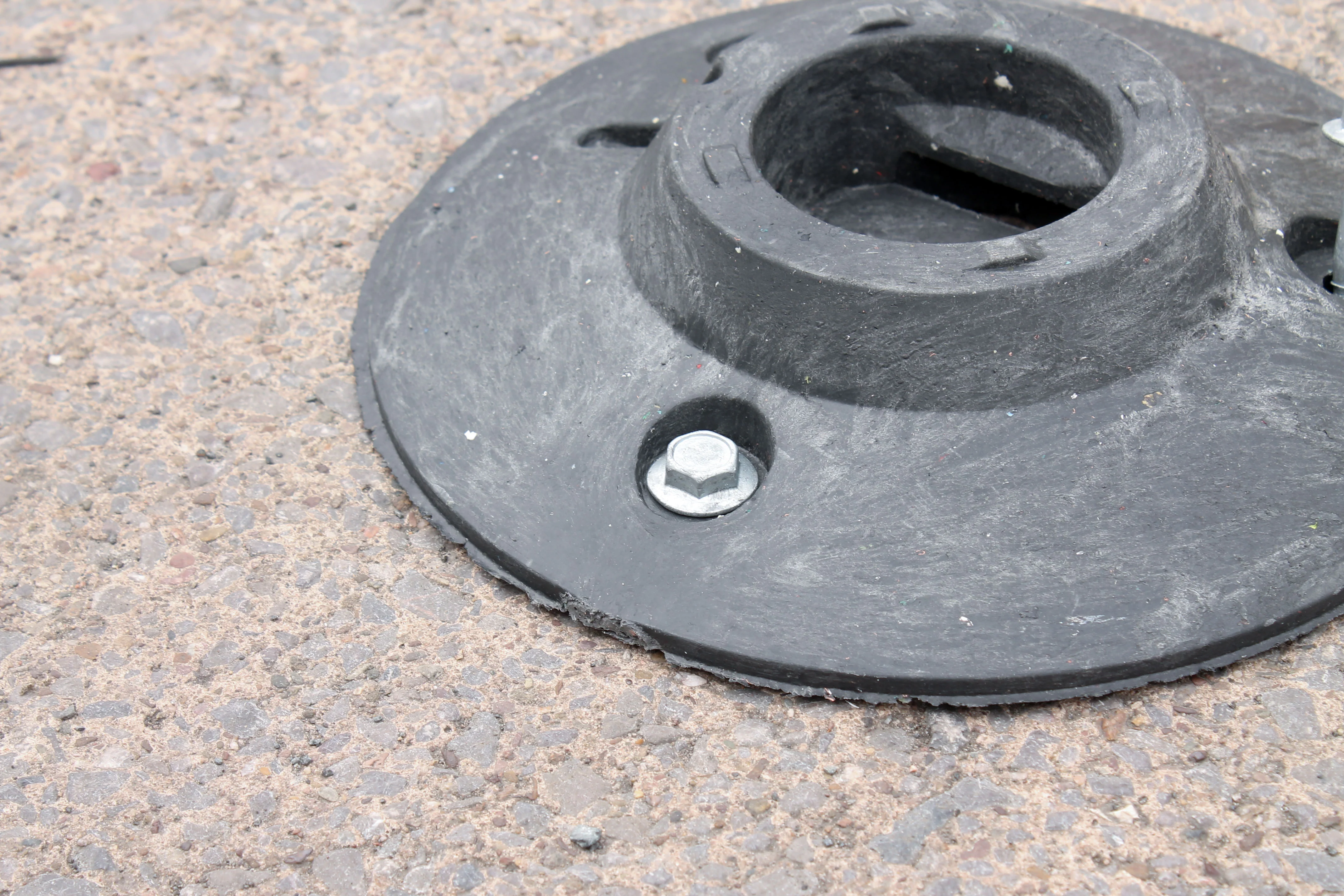 Universal Tarmac and Concrete Fixing - Image 4